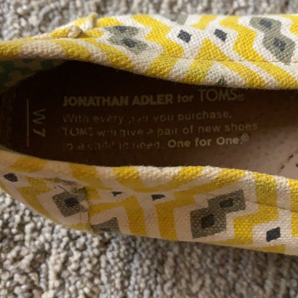 Toms Shoes - Picture 5 of 5